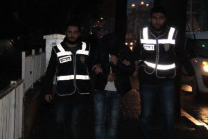 Market soyguncuları tatil yaparken yakalandı