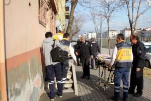 Bursa'da bonzai kullanan gen&ccedil; kaldırımda baygın halde bulundu!