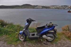 3 aydır aynı yerde duran motosiklet!