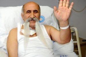 Kalp krizi ge&ccedil;iren 'Pala Sezai' yaşama tutundu