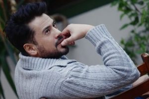 Emre Altuğ'un şarkı s&ouml;zlerinde dikkat &ccedil;eken detay...