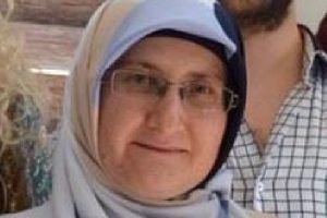 Otomobilin &ccedil;arptığı kadın gazeteci &ouml;ld&uuml;