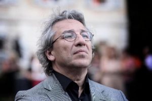 Can D&uuml;ndar'a Basın &Ouml;zg&uuml;rl&uuml;ğ&uuml; &Ouml;d&uuml;l&uuml; Silivri'de verilecek
