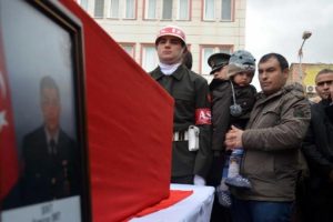 Şehit Uzman &Ccedil;avuş'u Bolvadin'de 20 bin kişi uğurladı