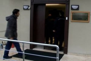 İstanbul'da &uuml;nl&uuml; iş adamına silahlı saldırı