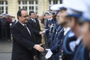 Hollande: Ter&ouml;r yanlısı 50 yabancı yakalandı