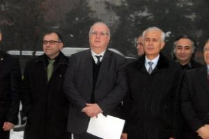 Prostestan din adamlarından barış &ccedil;ağrısı
