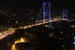 İstanbul'da trafik yoğunluğu alarm veriyor
