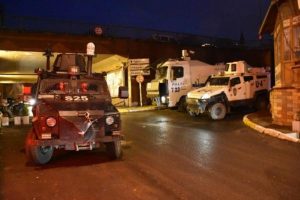 İstanbul'da polis HDP İl&ccedil;e binasında