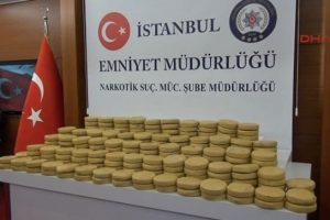 Park halindeki otomobilden 107 kilo eroin &ccedil;ıktı