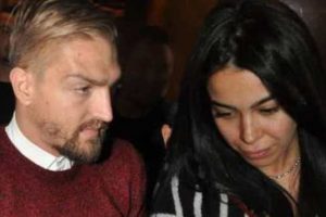 Asena Erkin umduğunu bulamadı indirime gitti...