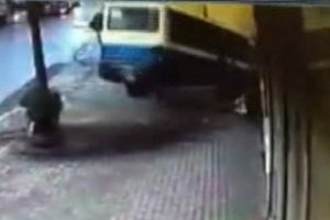 İstanbul'daki minib&uuml;s kazası kamerada