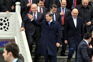 Başbakan Davutoğlu'dan Yeni Akit Gazetesi'ne taziye ziyareti