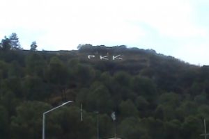 PKK yandaşlarından &ccedil;irkin tahrik!