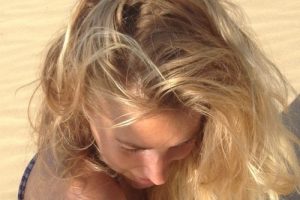 Burcu Esmersoy'a polisi aratan olay
