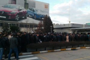 Bursa'da metal emek&ccedil;ileri asgari &uuml;cret farkını istiyor!