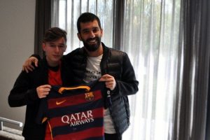 Arda Turan'dan Altıntepsili gen&ccedil; futbolcuya tavsiyeler