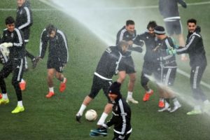 Beşiktaş antrenmanında renkli g&ouml;r&uuml;nt&uuml;ler