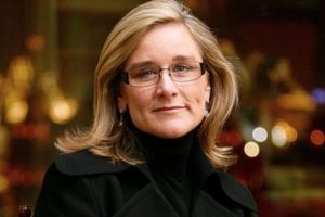 Apple'ın CEO'su Tim Cook'tan bile &ccedil;ok kazanan kadın: Angela Ahrendts