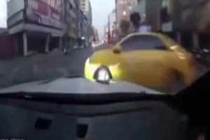 Kız arkadaşa hız g&ouml;sterisi hastanede bitti