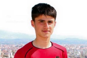 Yarışan 3 motosiklet &ccedil;arpıştı: 1 &ouml;l&uuml;, 2 yaralı