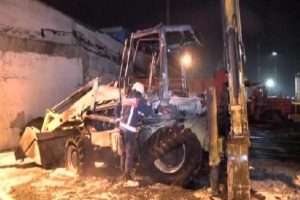 İstanbul'da iş makinesi alev alev yandı