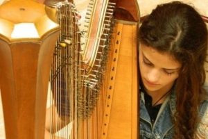 19 yaşında g&ouml;ğs&uuml;m&uuml;z&uuml; kabarttı