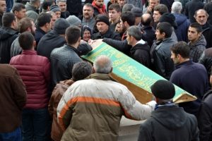 18 yaşındaki gen&ccedil; futbolcu toprağa verildi