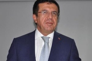 Eski Bakan Zeybek&ccedil;i'yi gururlandıran &ouml;d&uuml;l