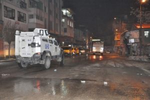 Tunceli'de izinsiz y&uuml;r&uuml;y&uuml;şe polis m&uuml;dahalesi