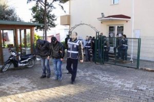İzmir'de insan ka&ccedil;ak&ccedil;ılarına bir darbe daha