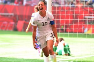 Yılın en iyi kadın futbolcusu Carli Lloyd oldu