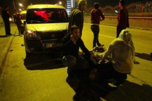 Trafikte darp edildi, 'Bana ne oldu? Kaza mı yaptım?' dedi