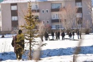 Başına &ouml;d&uuml;l konan PKK'lılar &ouml;ld&uuml;r&uuml;ld&uuml;