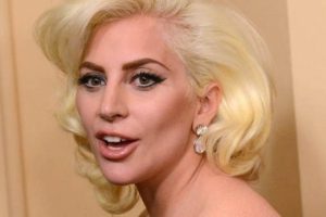Lady Gaga, Leonardo Di Caprio'ya dirsek attı...