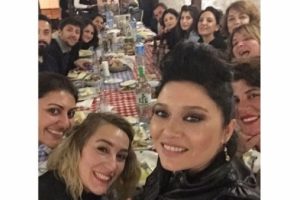 Nurg&uuml;l'den set &ccedil;alışanlarına veda yemeği!