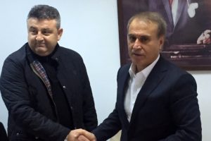 Mersin İdman Yurdu d&ouml;rd&uuml;nc&uuml; hocasına imza attırdı
