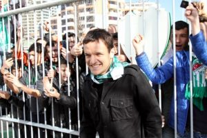 Bursaspor'un yıldızı Batalla, &Ouml;zl&uuml;ce'de taraftarla buluştu