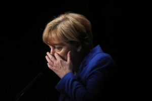 Almanya'dan ilk a&ccedil;ıklama! Merkel konuştu
