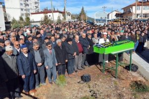 MHP'li y&ouml;netici g&ouml;zyaşlarıyla uğurlandı