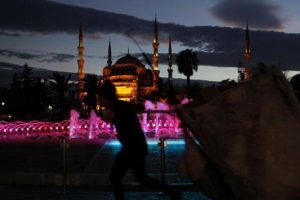 Sultanahmet Meydanı yaya trafiğine a&ccedil;ıldı