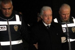 Adana merkezli 4 ilde paralel yapı operasyonu: Adana eski B&uuml;y&uuml;kşehir Belediyesi Başkan Vekili Zihni Aldırmaz g&ouml;zaltına alındı
