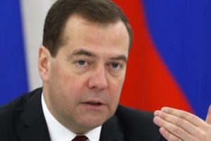 Medvedev: "Ekonomide en k&ouml;t&uuml; senaryoya hazır olmalıyız"