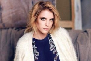 Eda Ece havalimanında neden sorguya &ccedil;ekildi...