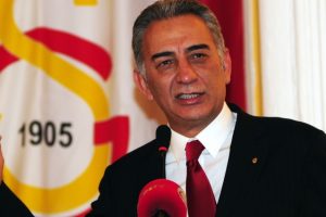 Adnan Polat'ı topa tuttu!