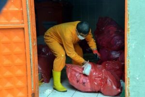 Tıbbi atıkların i&ccedil;inde bebek cesedi bulundu