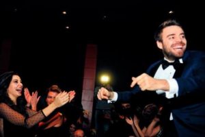 'Filmi 60 kere izledim h&acirc;l&acirc; g&uuml;l&uuml;yorum'