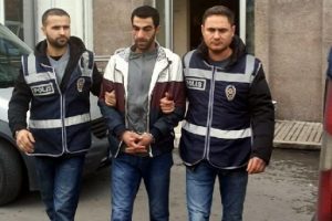 İzmir'de otomobili kurşunlayanlar tanıdık &ccedil;ıktı