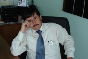 Okulun ısınmasında kullanılan yakıtı boru ile evine &ccedil;ekti