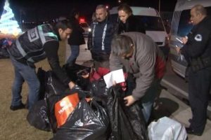 Yurt dışına ka&ccedil;maya &ccedil;alışan 54 g&ouml;&ccedil;men yakalandı